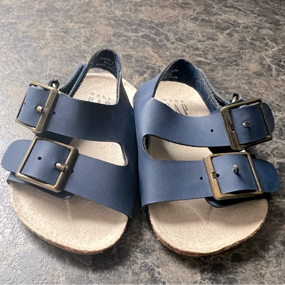 Baby Gap- 0-3M - EUC - Navy with green bottom sandals